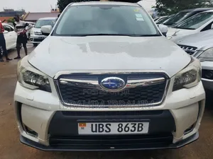 Photo - Subaru Forester 2013 White