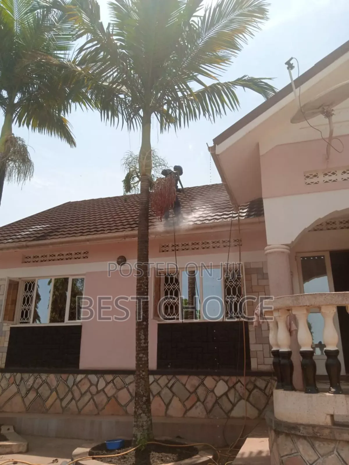 Roof Cleaning/Transforming Your Homes Exterior