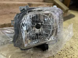 Toyota Hiace Drone Head Light 2014