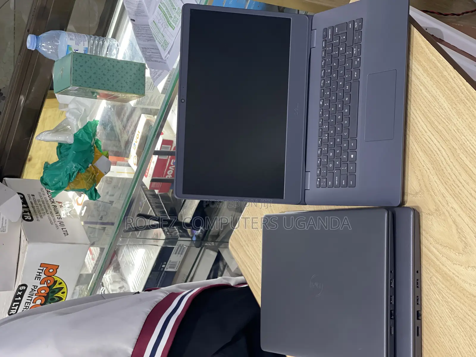 New Laptop Dell Vostro 3400 8GB Intel Core I7 HDD 1T