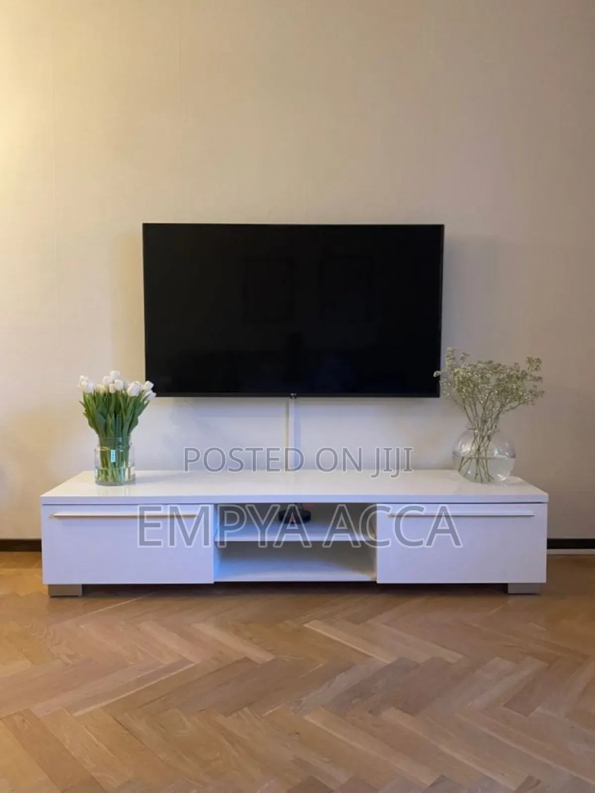 WWTV Stand