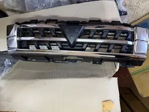 Pajero 2015 - 2019 Grille