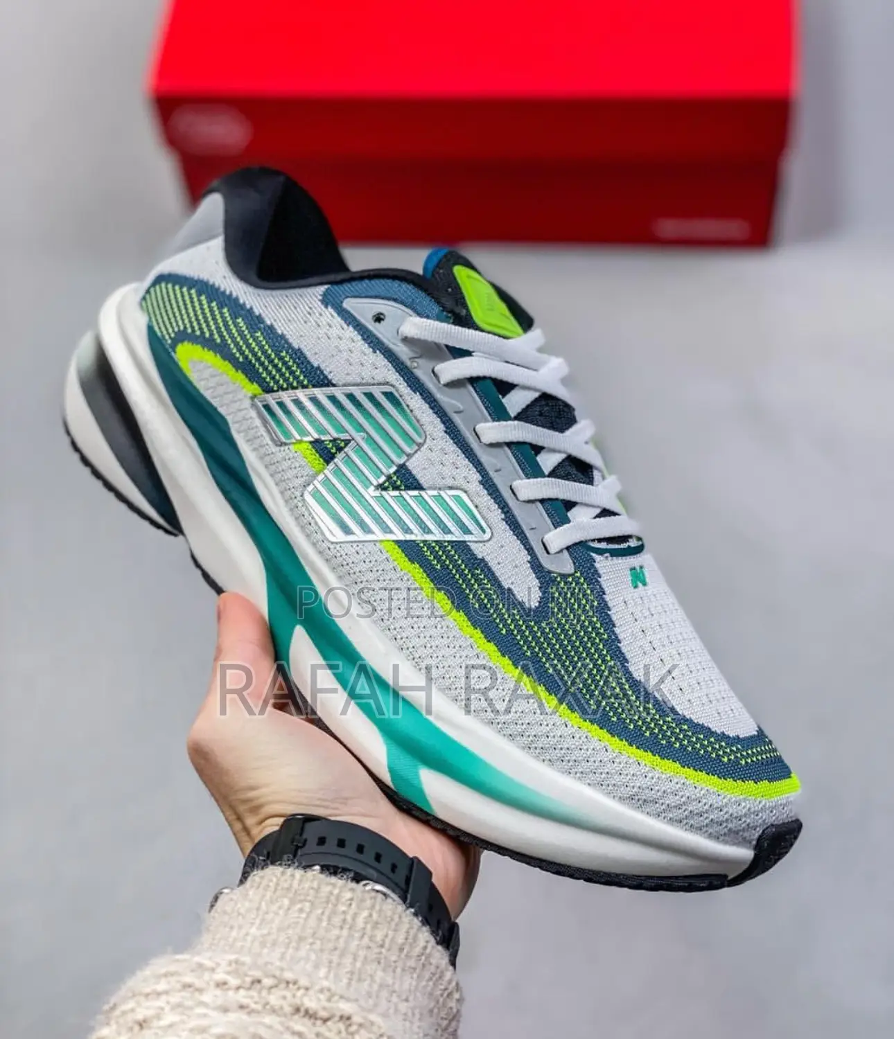Original New Balance Fuelcell Rebel V2 Running Sneakers