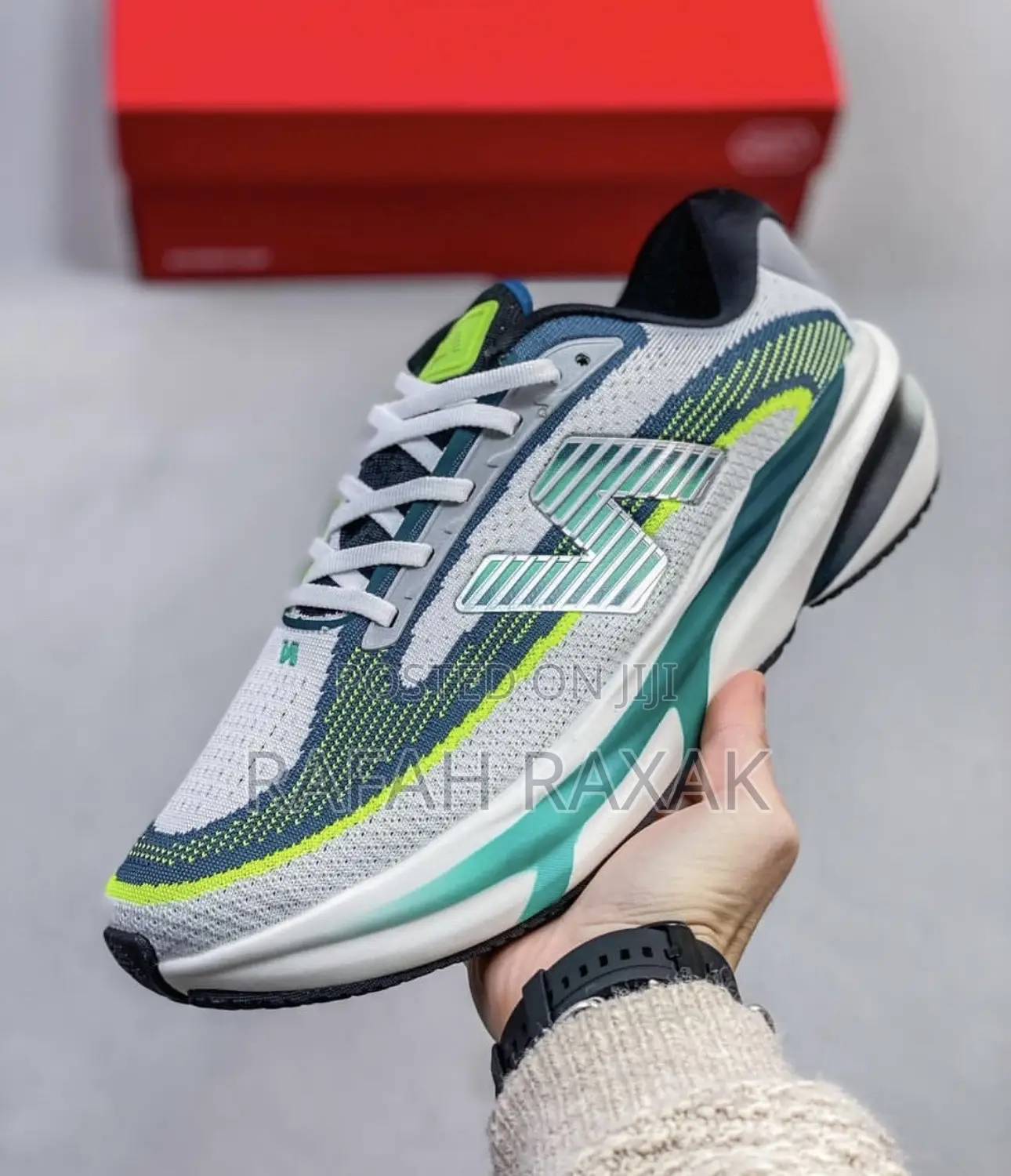 Original New Balance Fuelcell Rebel V2 Running Sneakers