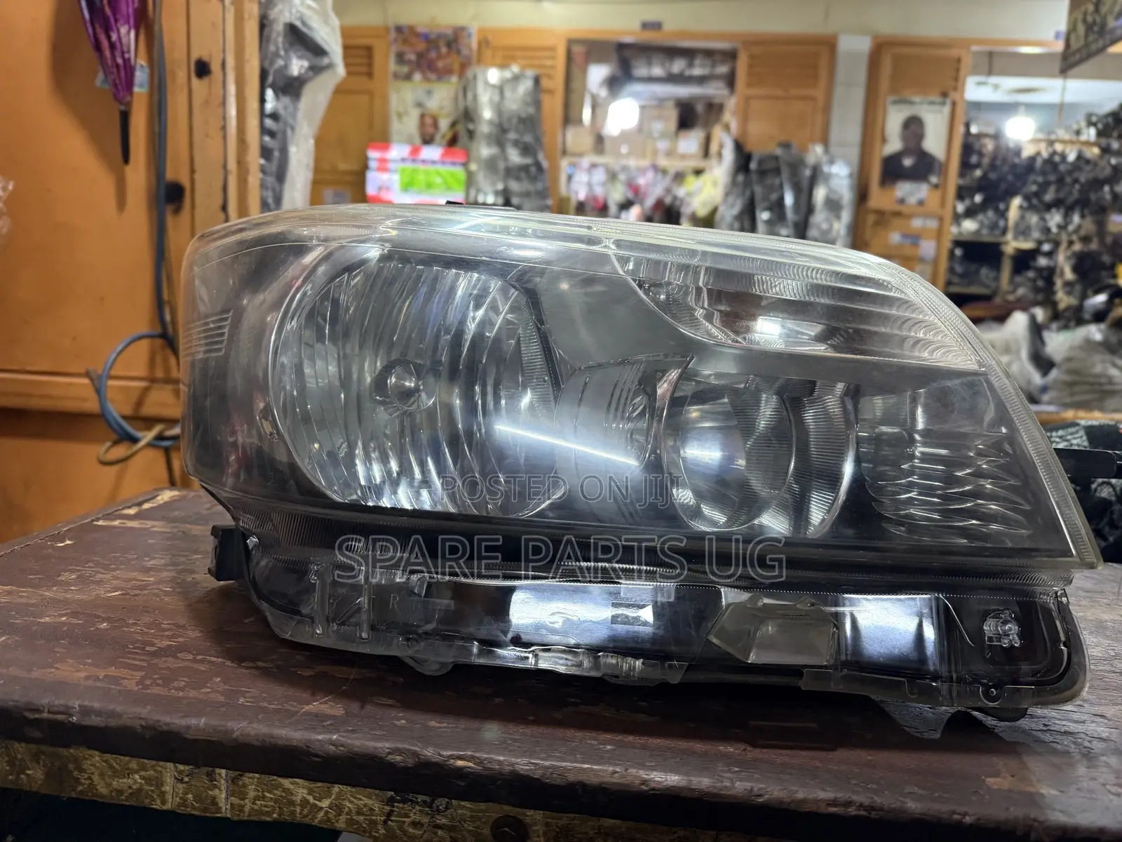 Toyota Rumion Headlamp