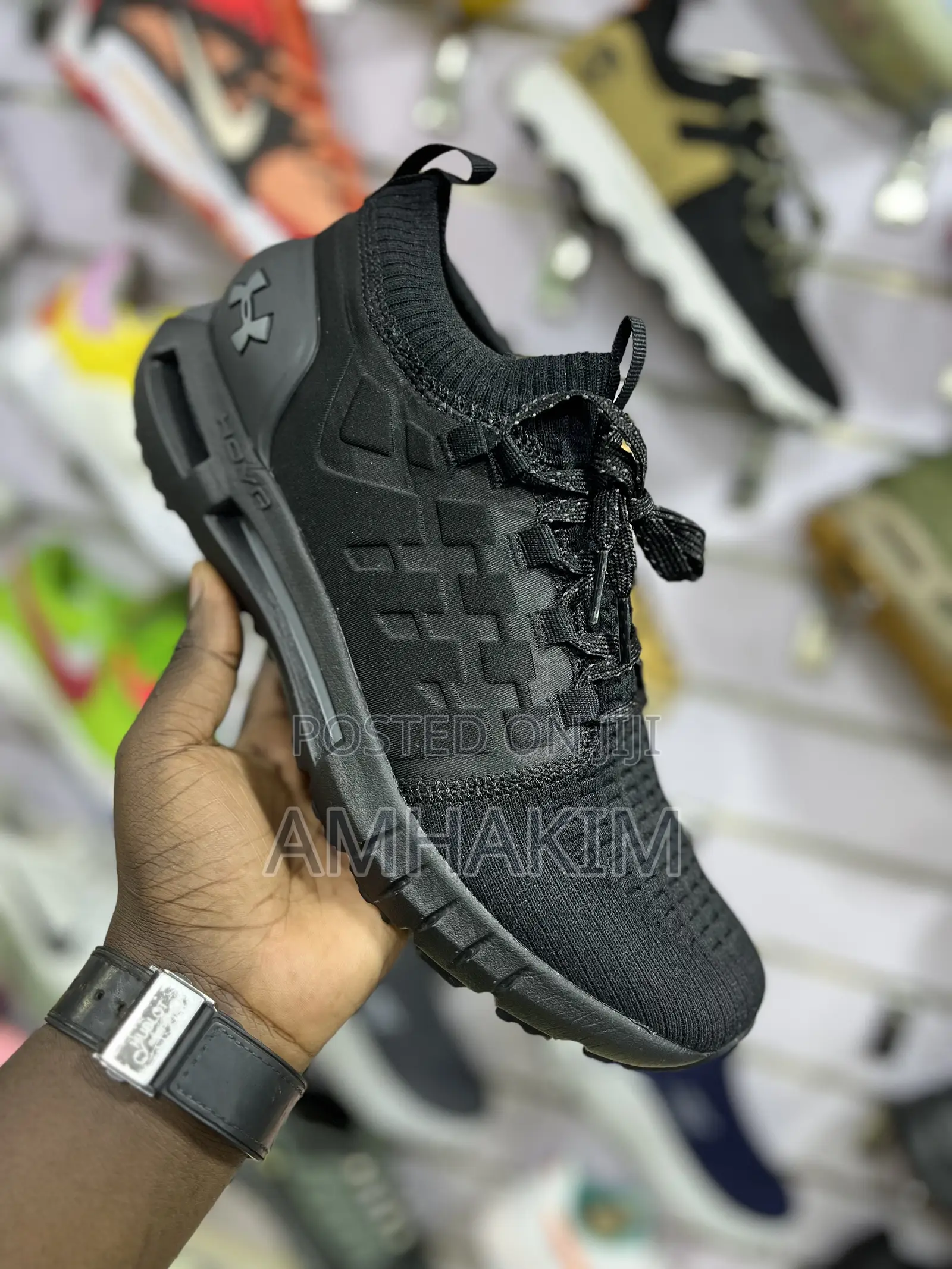 Classic Under Armour HOVR Phantom Black Sneakers in Stock