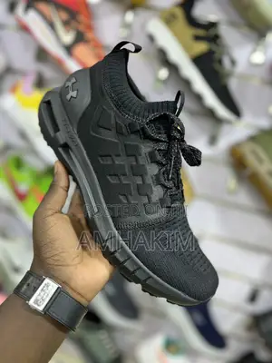 Classic Under Armour HOVR Phantom Black Sneakers in Stock
