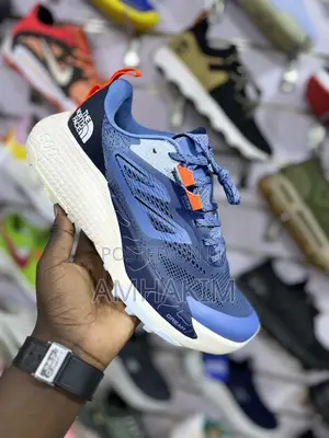 Classic Men's North Face Altamesa 500 Sneakers in Stock