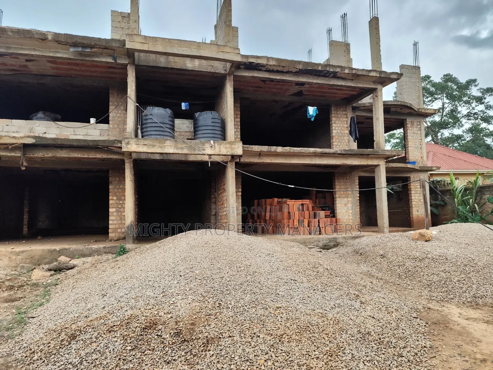 8bdrm Apartment in Kasagati, Central Division for sale
