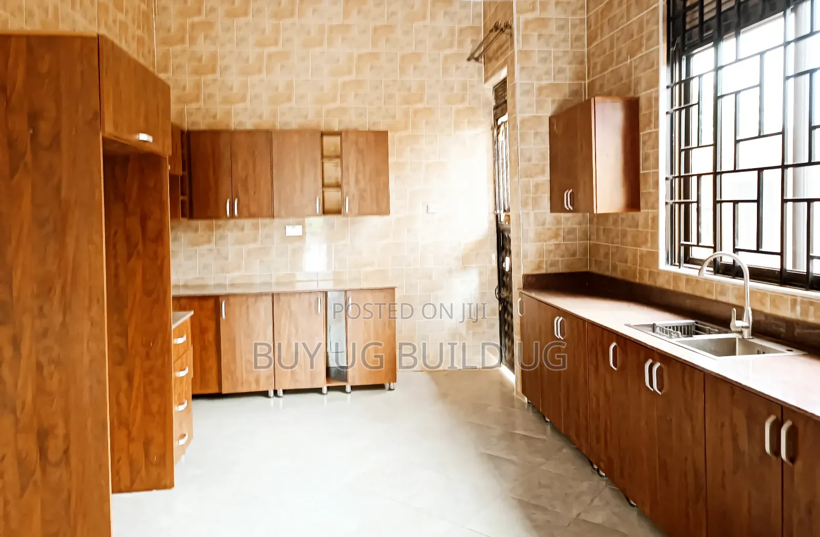 3bdrm Bungalow in Kira for rent