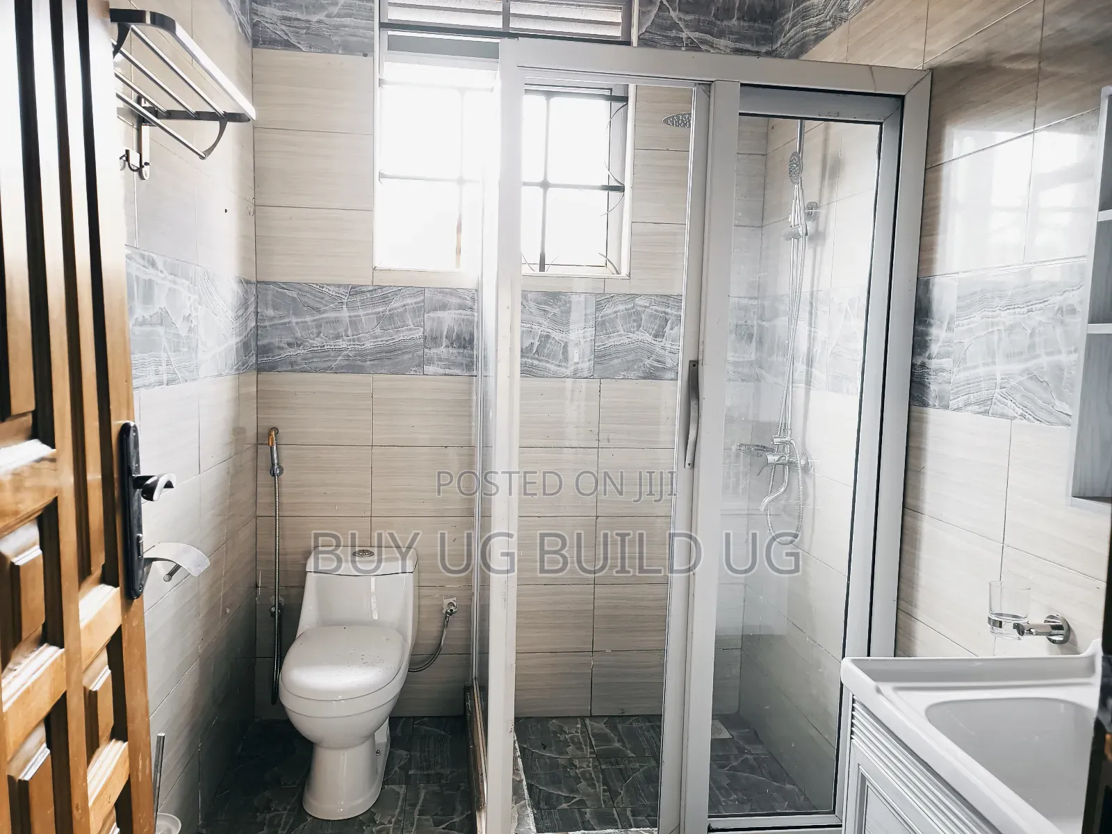 3bdrm Bungalow in Kira for rent