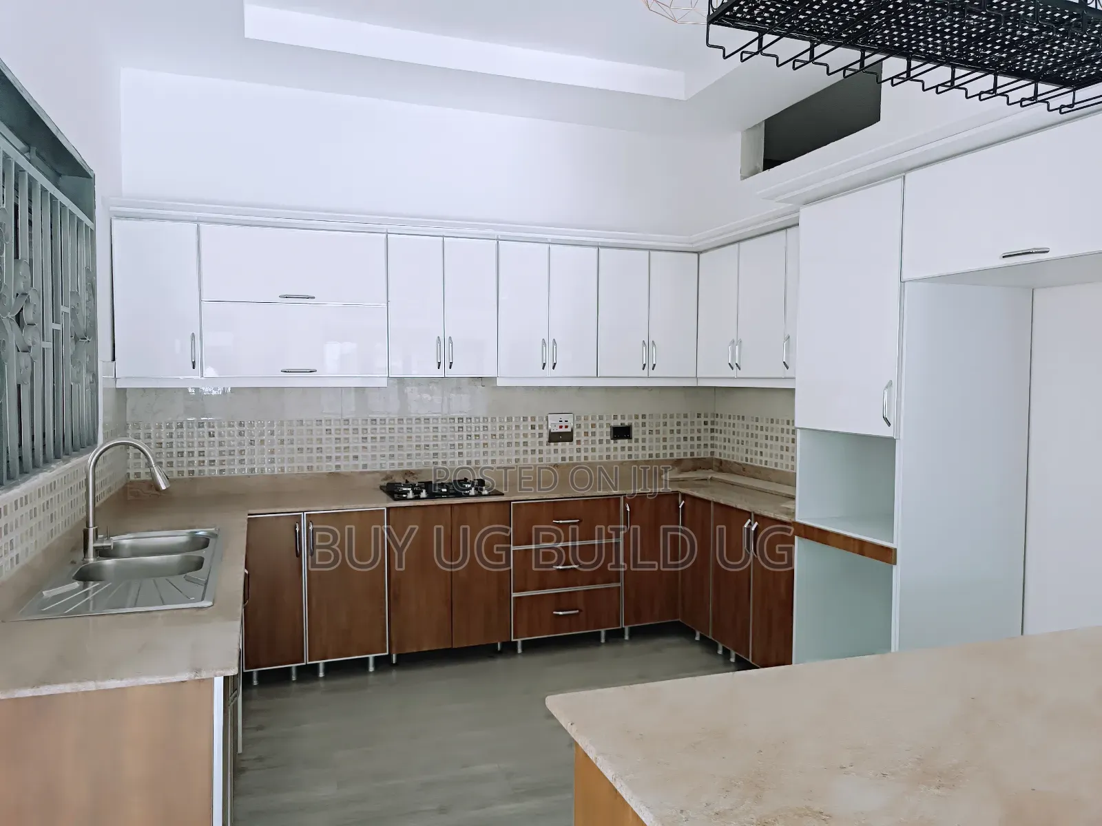 3bdrm House in Kira for rent
