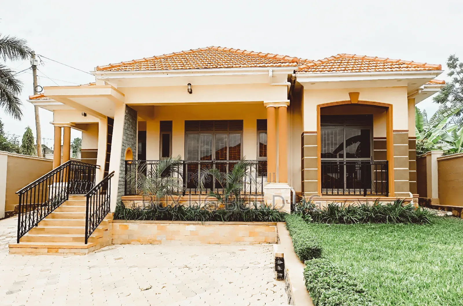 4bdrm Bungalow in Kira Mamelto Road for rent