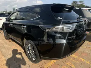 Toyota Harrier 2.0 2015 Black