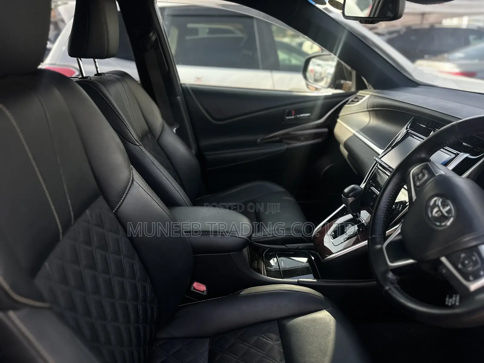 Toyota Harrier 2.0 2015 Black