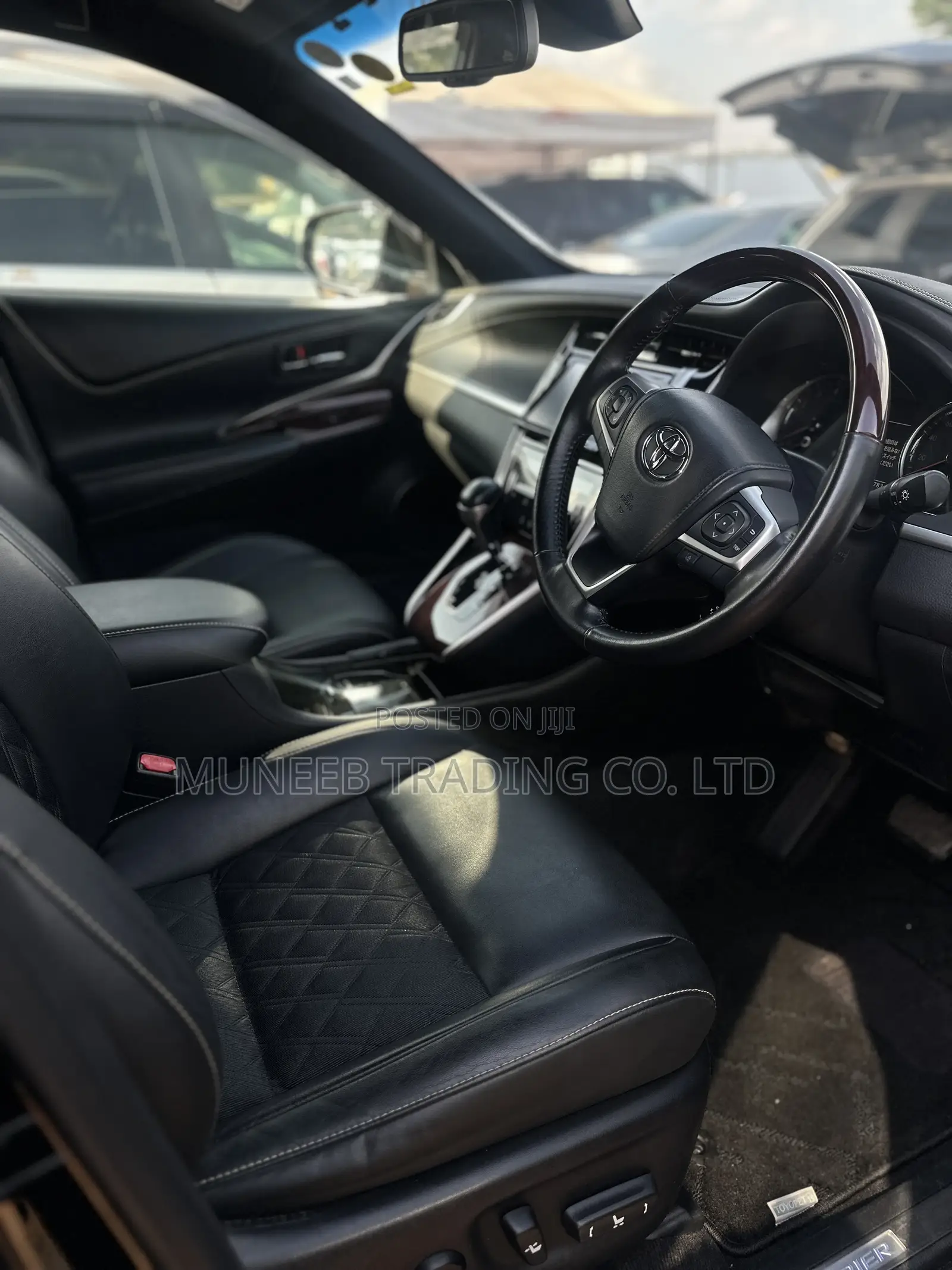 Toyota Harrier 2.0 2015 Black