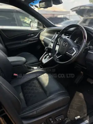 Toyota Harrier 2.0 2015 Black