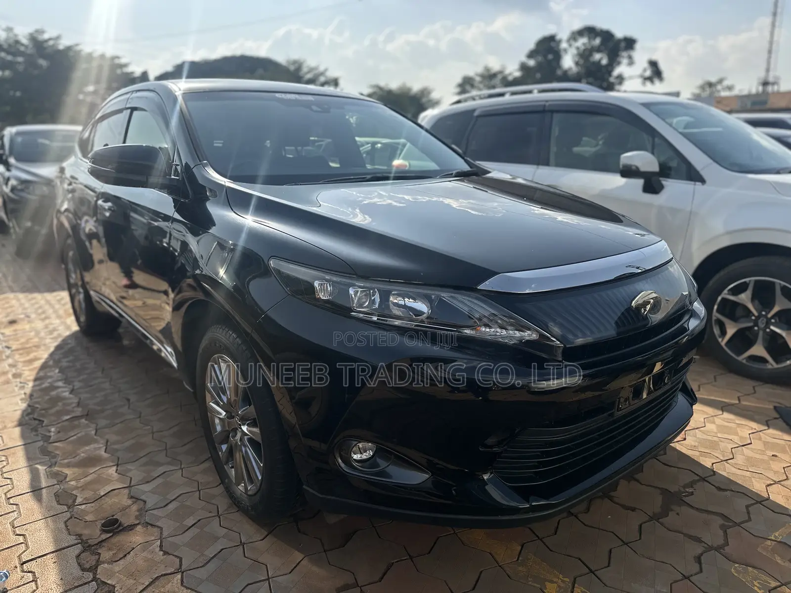 Toyota Harrier 2.0 2015 Black