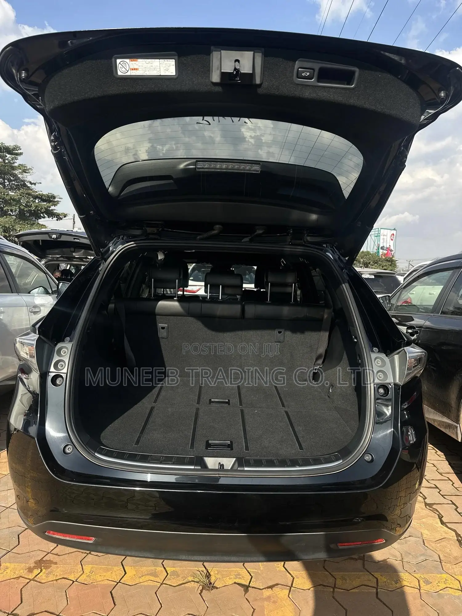 Toyota Harrier 2.0 2015 Black