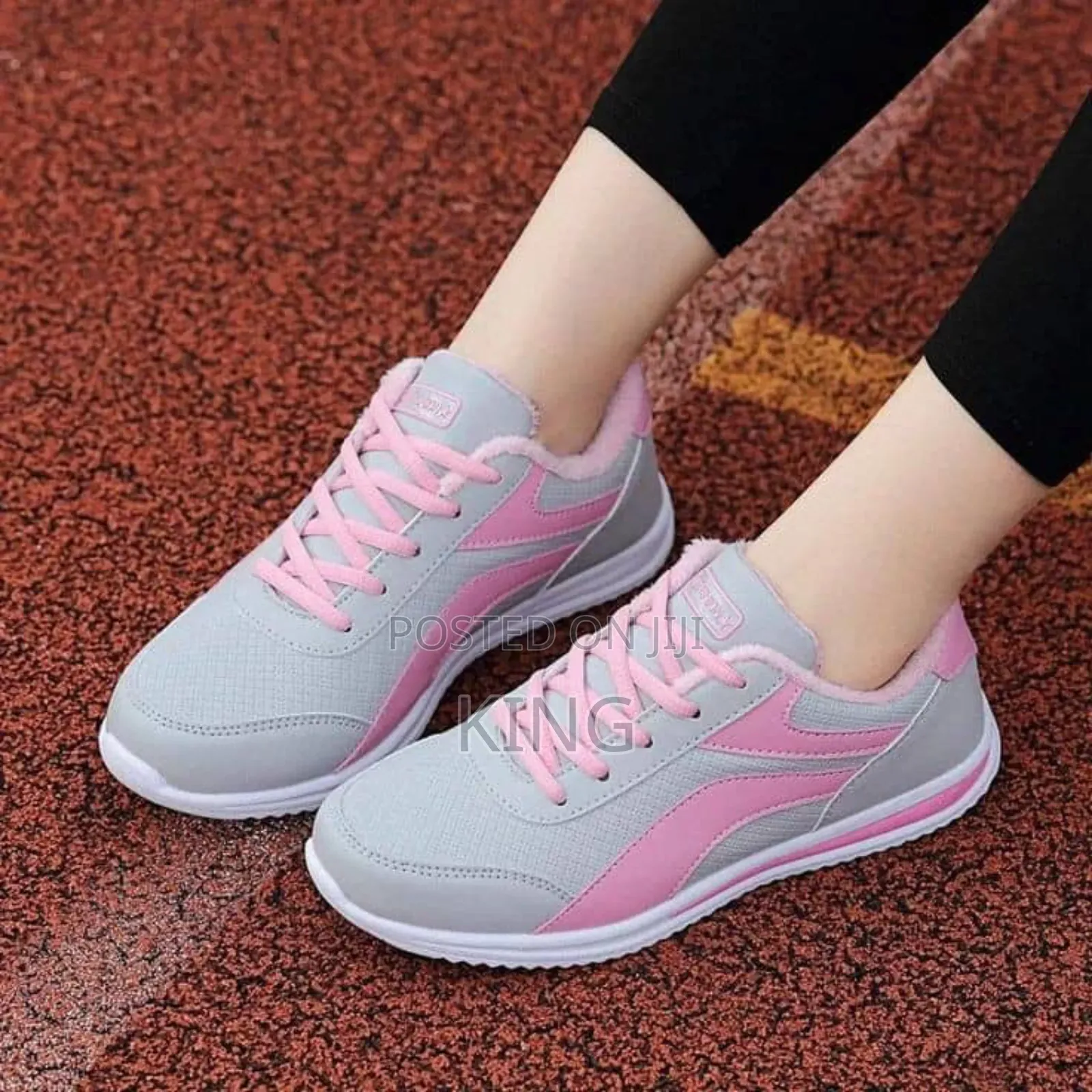 Real Ultimate Sneakers. Ladies