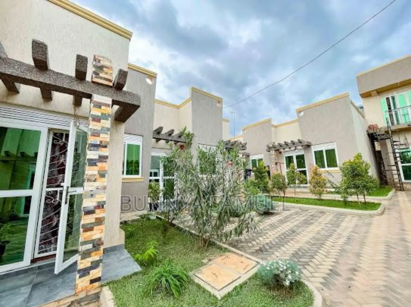 Furnished 1bdrm Apartment in Hillcrest Apartments, Central Division