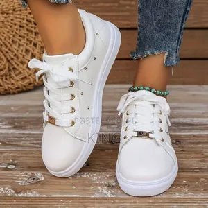 Factual Ultimate Sneakers. Ladies