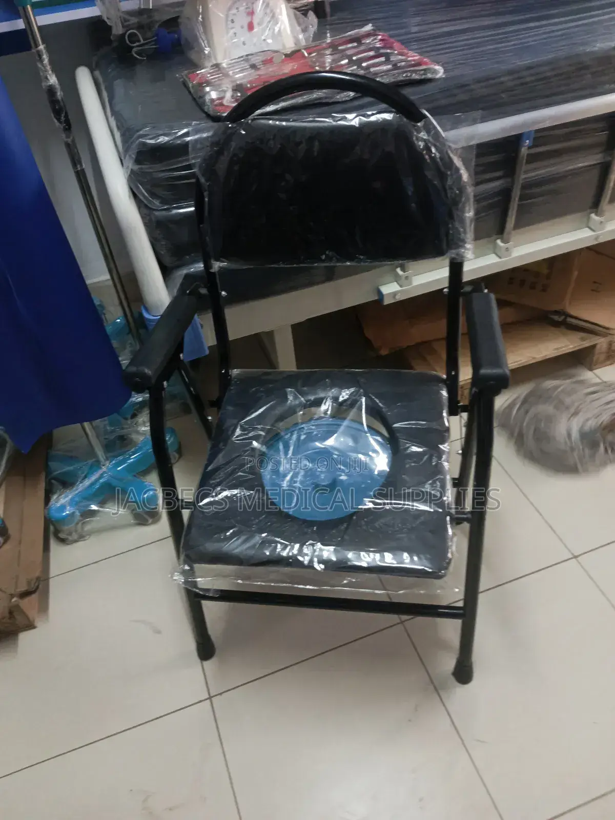 Commode Chair 2
