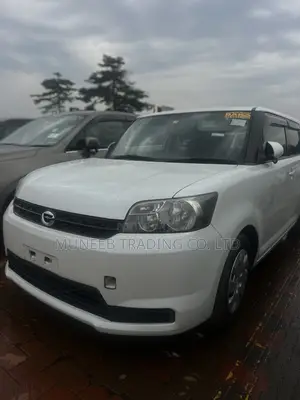 Toyota Corolla Rumion Hatchback 1.5 FWD 2010 White