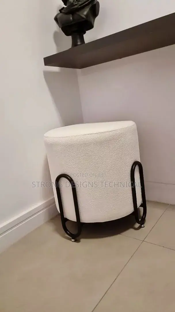 Round Decorative Pouf/ Stool/Chair for Living Room/Reception