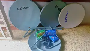Free Delivery and Installation of DSTV Hd 10s Model Deco.