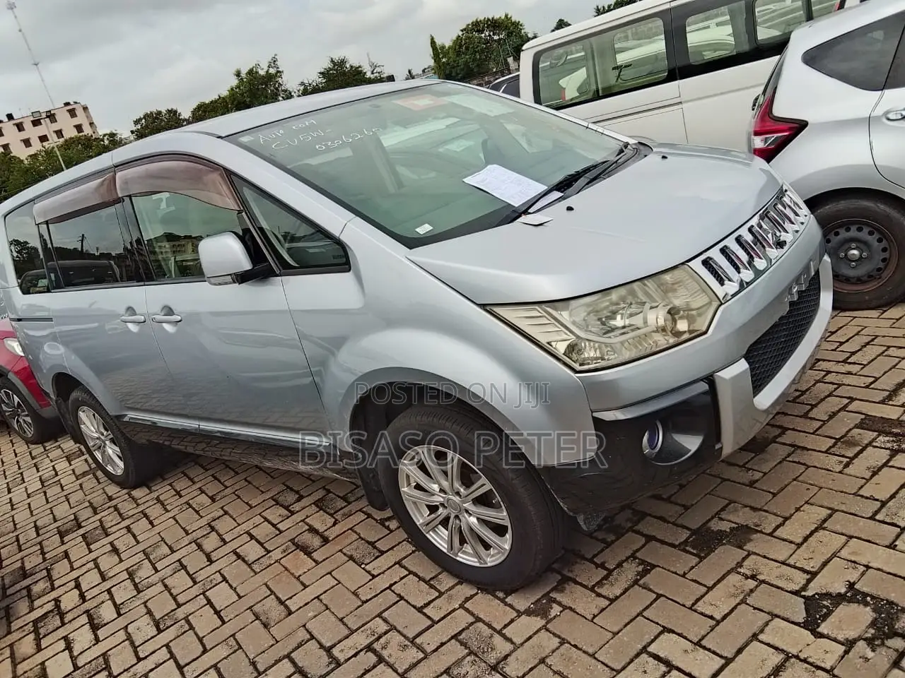 Mitsubishi Delica 2010 Silver
