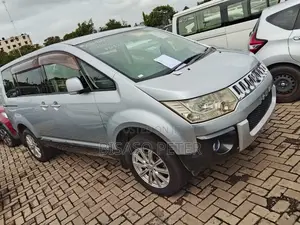 Mitsubishi Delica 2010 Silver