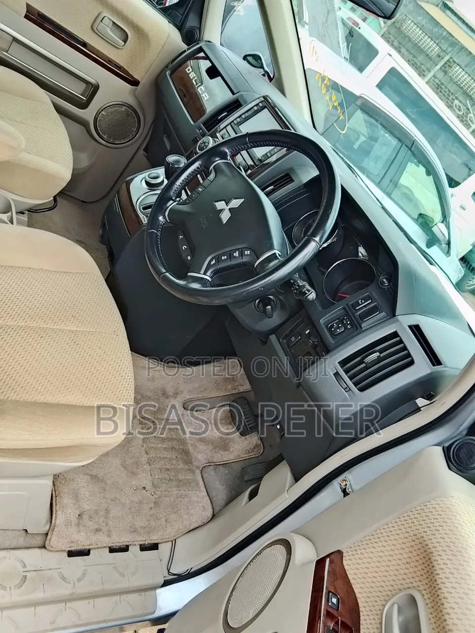 Mitsubishi Delica 2010 Silver