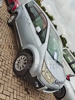 Mitsubishi Delica 2010 Silver