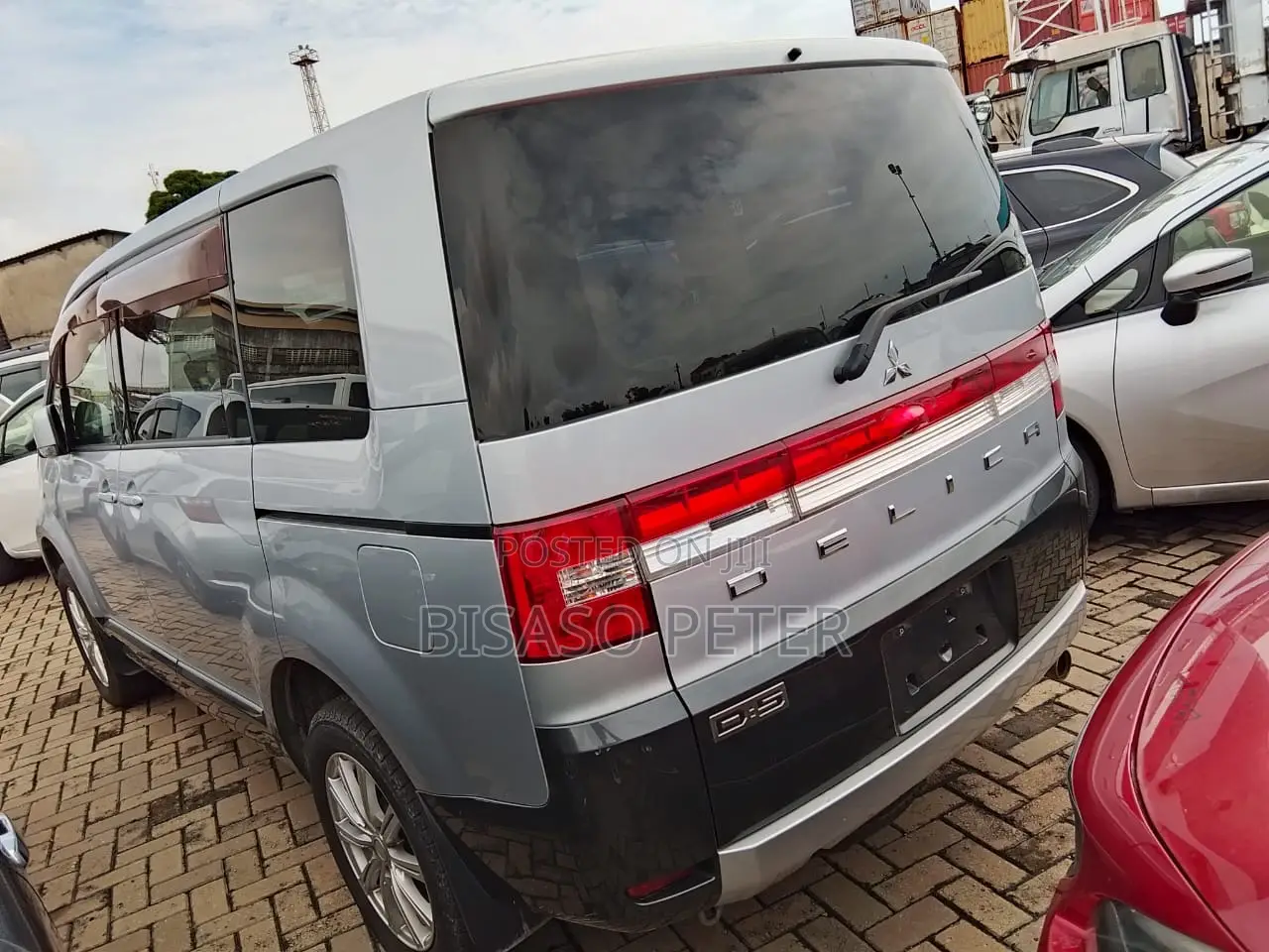 Mitsubishi Delica 2010 Silver