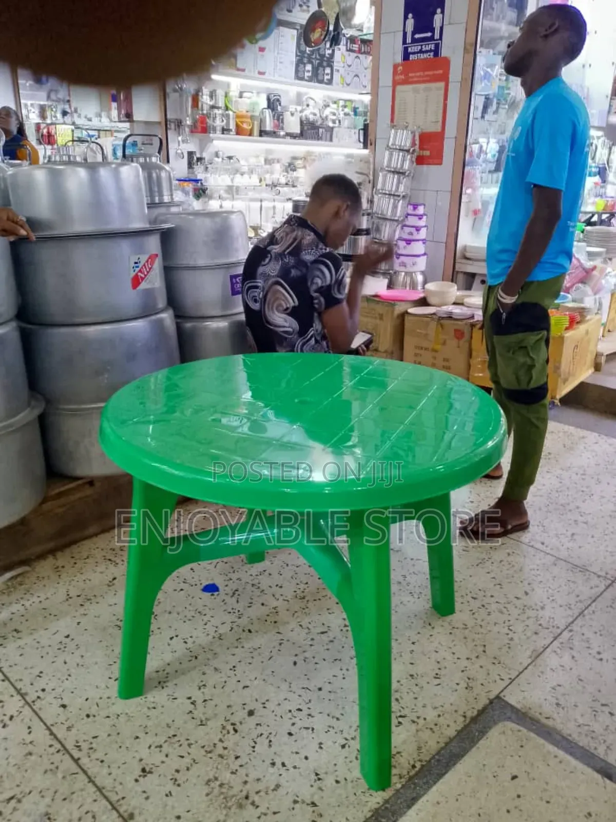Modern Plastic Table(Round)