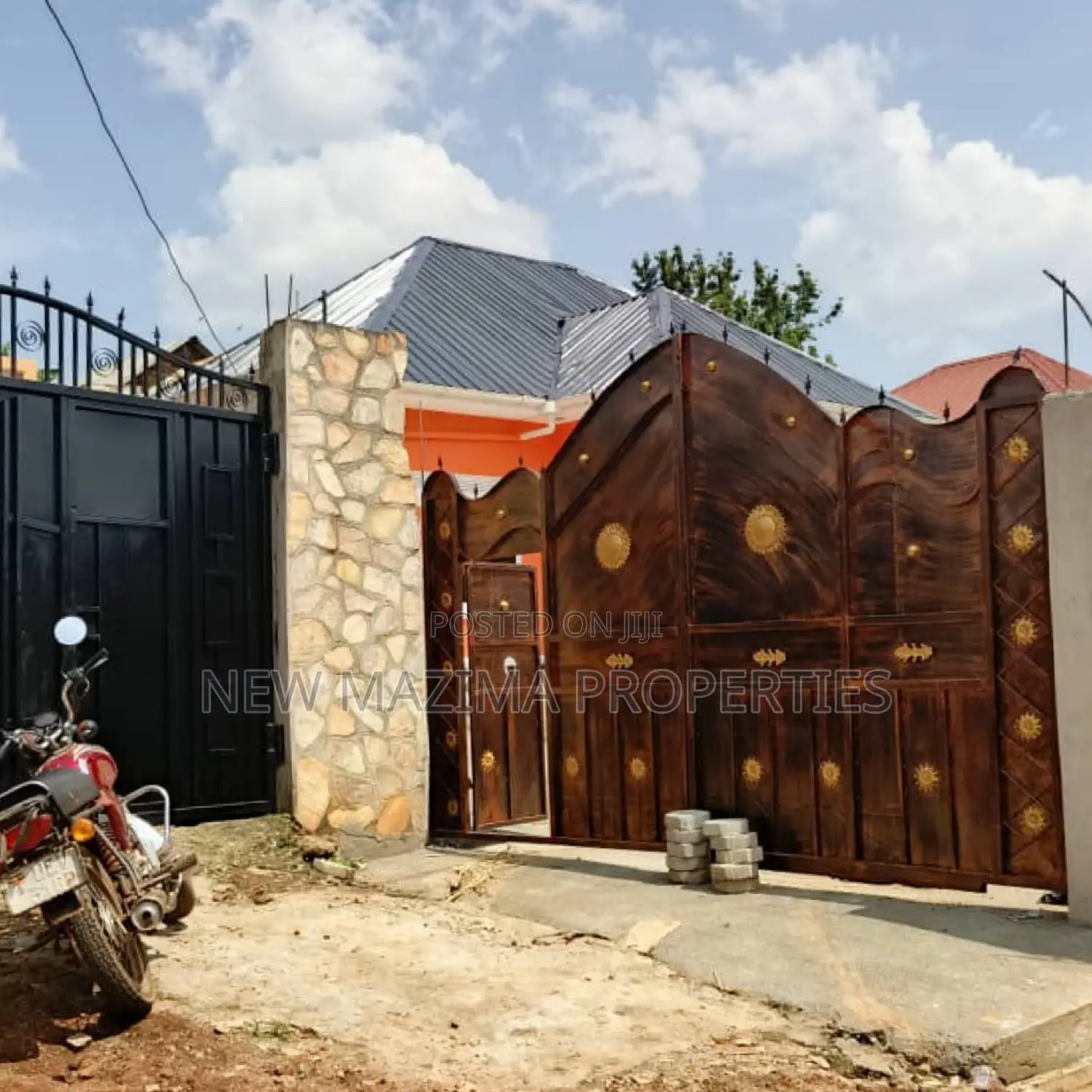 3bdrm Bungalow in Bulenga Buloba, Division A for sale
