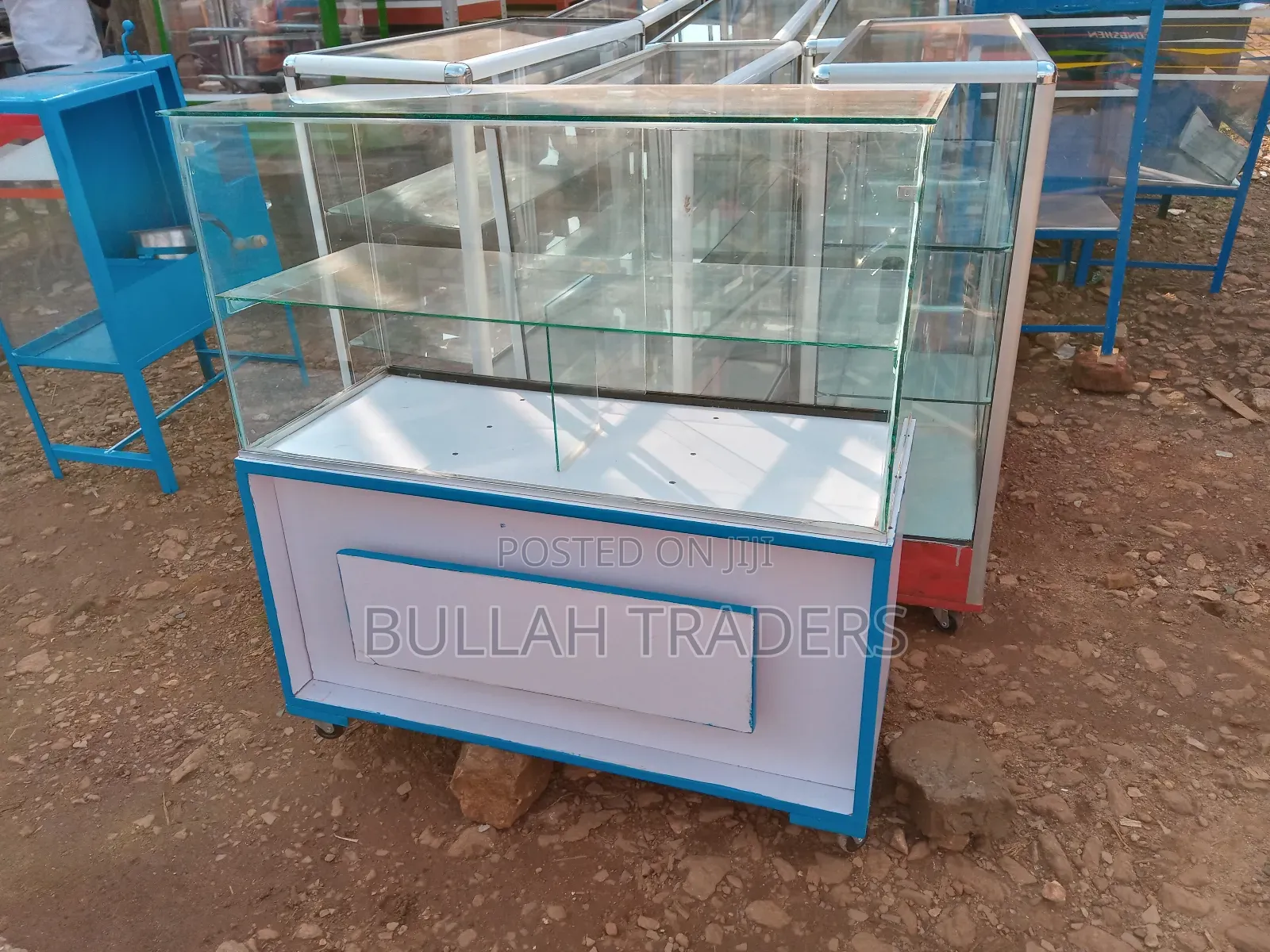 Glass Displays for Multiple Works