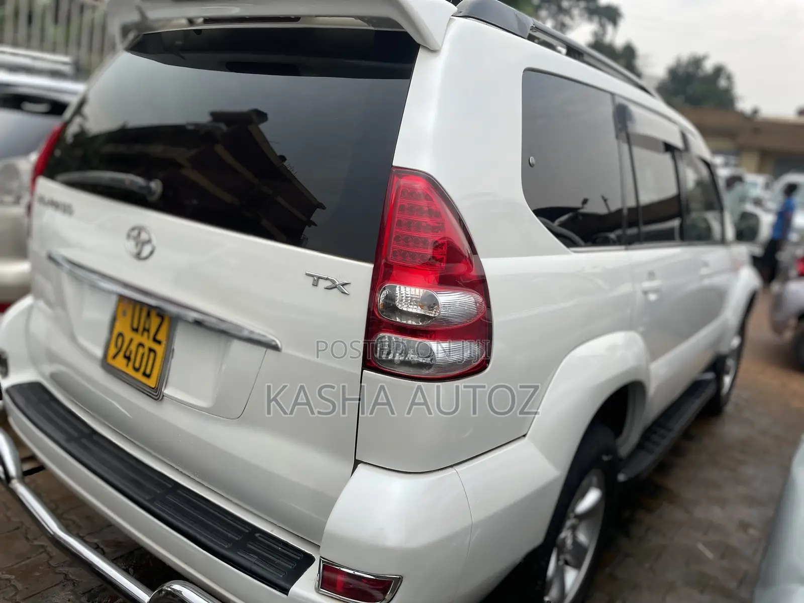 Toyota Land Cruiser Prado 2004 White