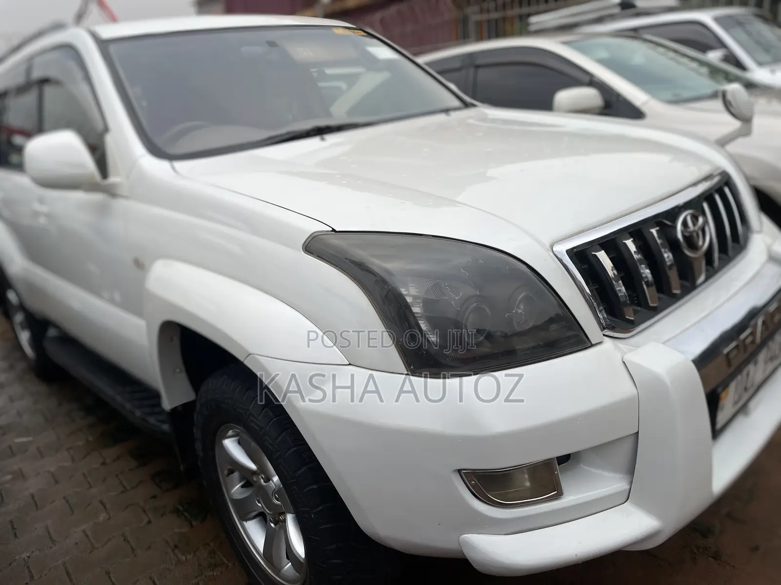 Toyota Land Cruiser Prado 2004 White