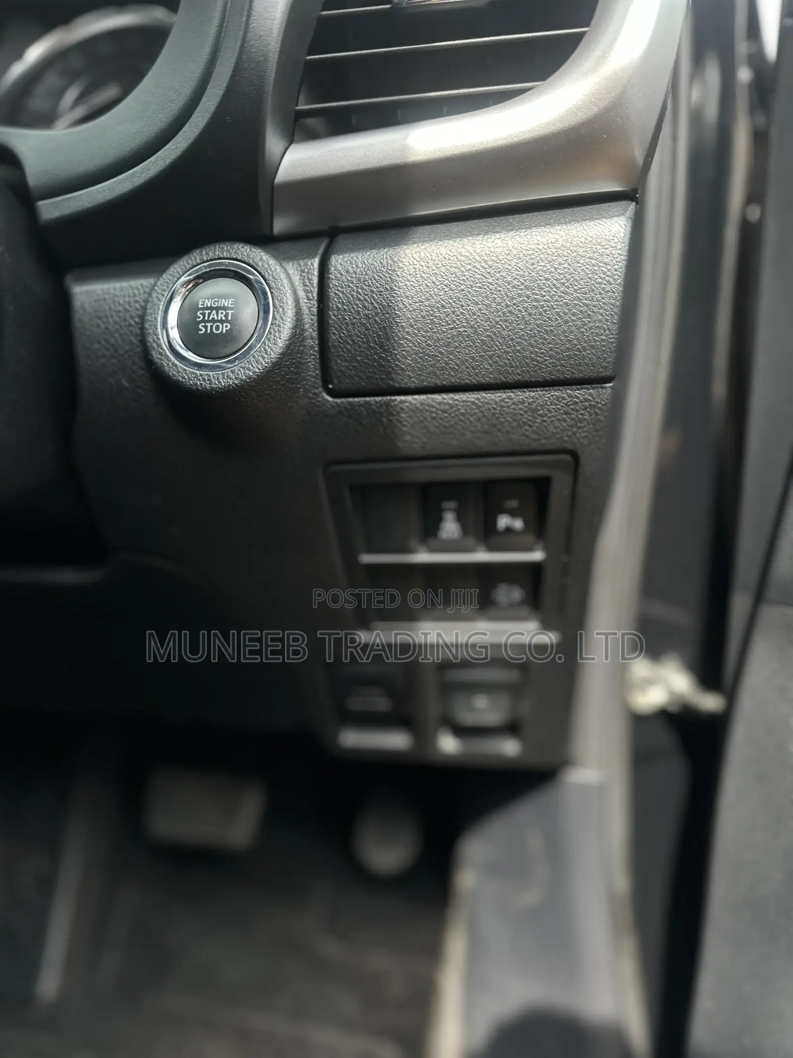 Toyota Hilux 2021 Black