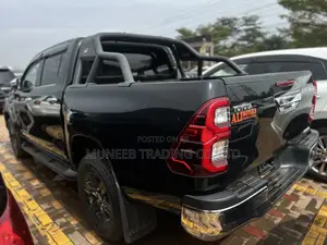 Toyota Hilux 2021 Black