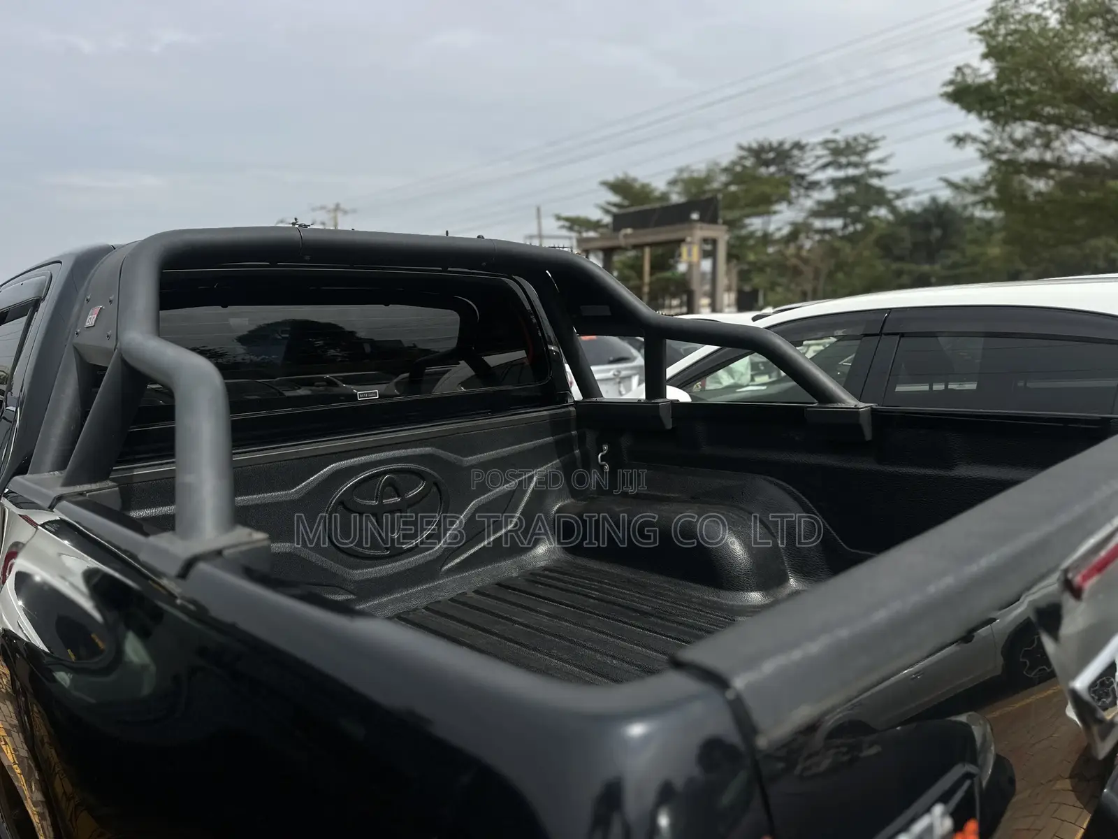 Toyota Hilux 2021 Black