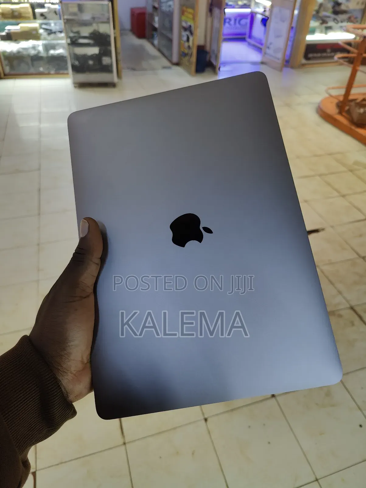 Laptop Apple MacBook Pro 2017 8GB Intel Core i5 SSHD (Hybrid) 128GB