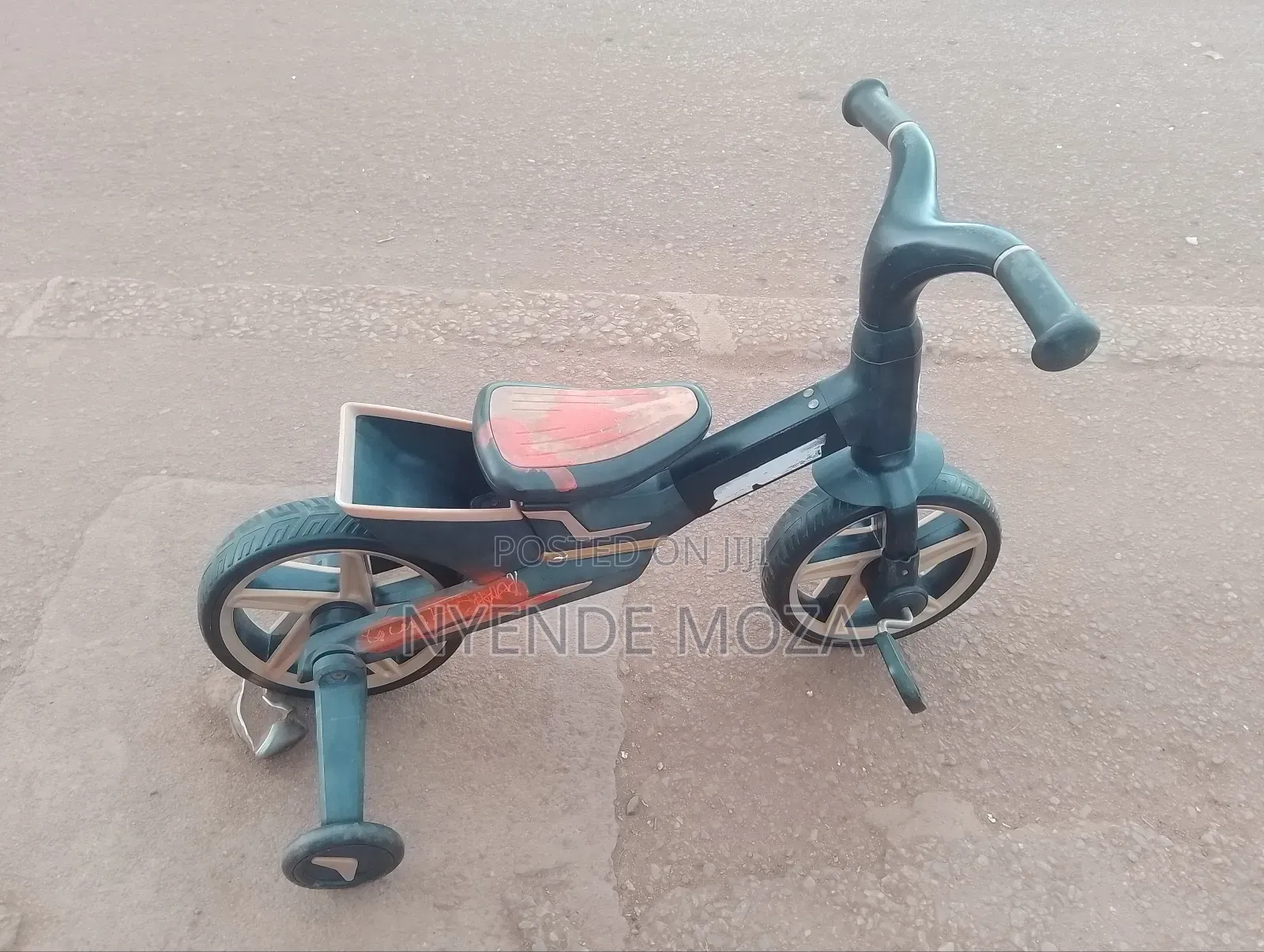 Black Tricycle Original