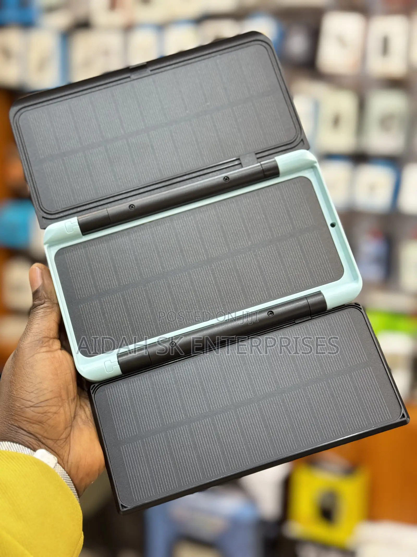 Powerology 16000mah Solar Multi-Cable Power Bank - Black