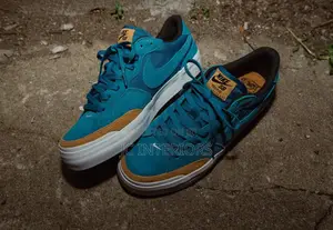Nike SB Pogo Plus Skate Shoes
