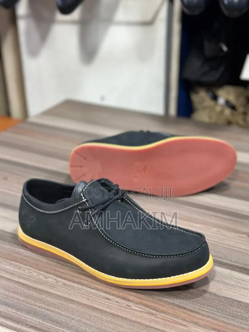New Men's Timberland Laced Leather Casuals in Stock