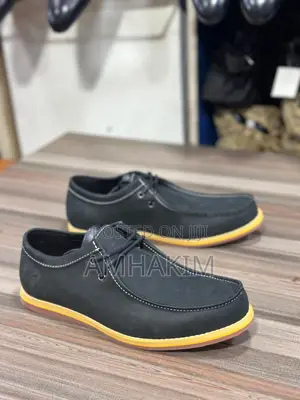 New Men's Timberland Laced Leather Casuals in Stock
