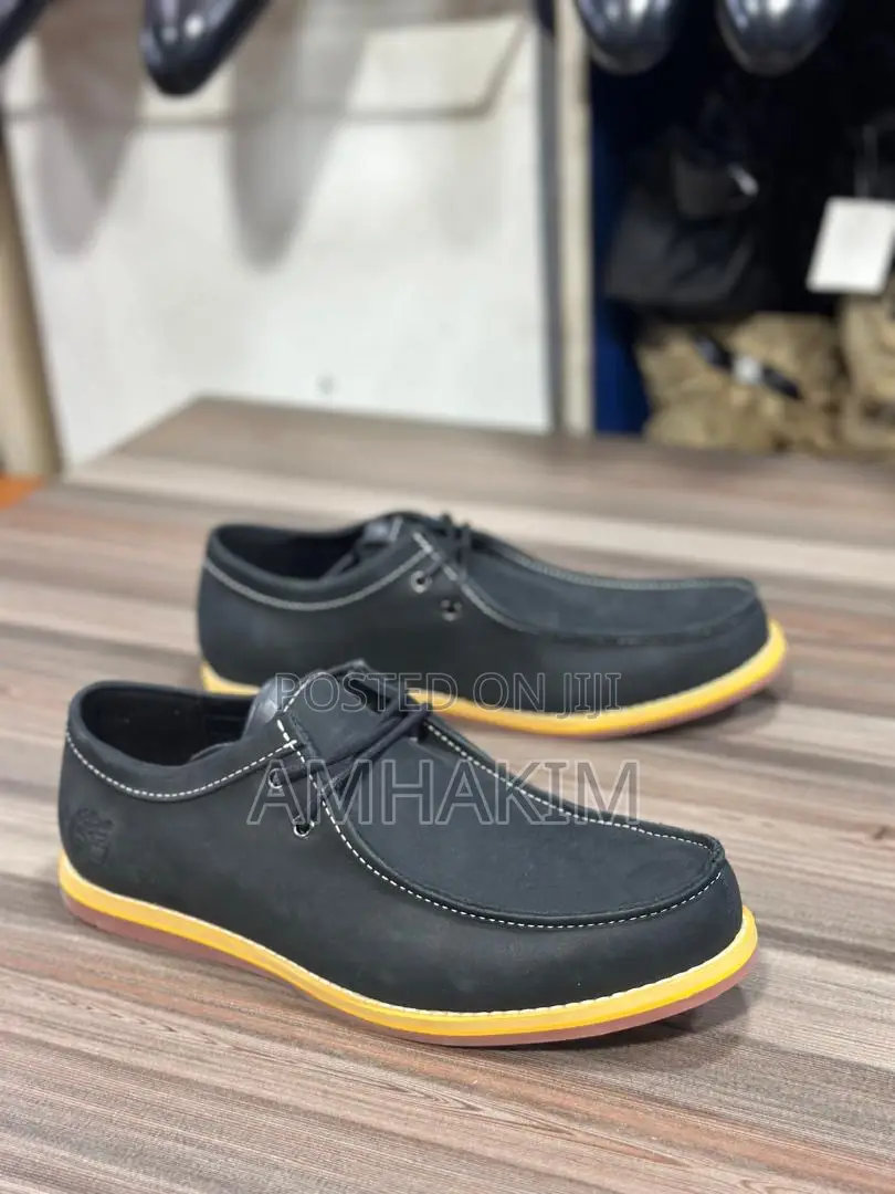 New Men's Timberland Laced Leather Casuals in Stock
